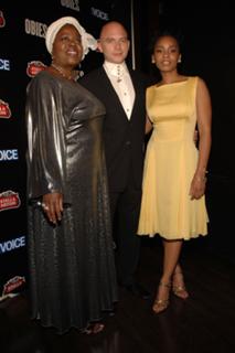 Anika Noni Rose feet photo 9