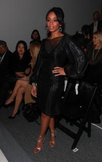 Anika Noni Rose feet photo 6