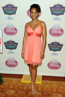 Anika Noni Rose feet photo 12