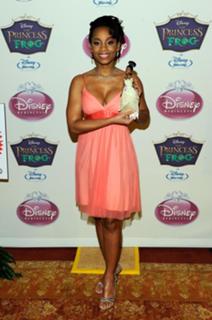 Anika Noni Rose feet photo 8