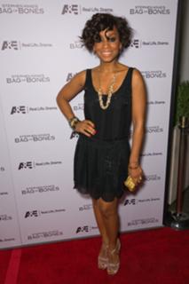 Anika Noni Rose feet photo 11