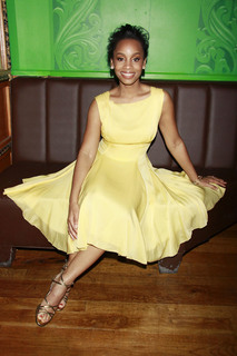 Anika Noni Rose feet photo 16