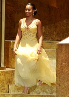 Anika Noni Rose feet photo 18