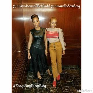 Anika Noni Rose feet photo 1