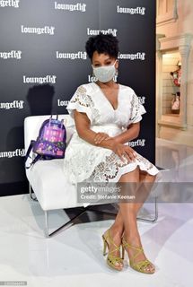Anika Noni Rose feet photo 13