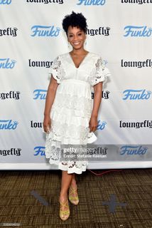 Anika Noni Rose feet photo 12