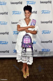Anika Noni Rose feet photo 11