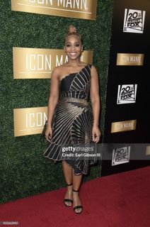 Anika Noni Rose feet photo 7