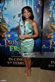 Anika Noni Rose feet photo 14
