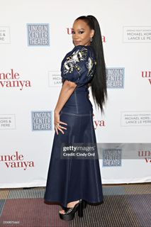 Anika Noni Rose feet photo 1