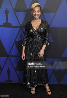 Anika Noni Rose feet photo 17