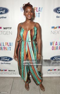 Anika Noni Rose feet photo 10