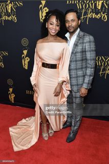 Anika Noni Rose feet photo 7