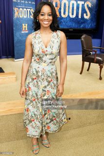 Anika Noni Rose feet photo 5