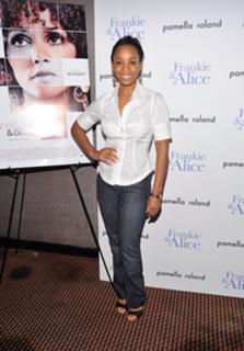 Anika Noni Rose feet photo 8