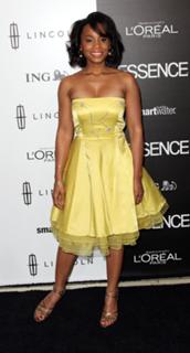 Anika Noni Rose feet photo 6