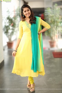 Anikha Surendran feet photo 2