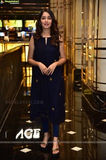 Anikha Surendran feet photo 2
