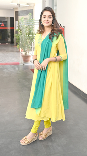 Anikha Surendran feet photo 12