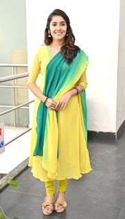 Anikha Surendran feet photo 11