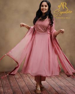 Anikha Surendran feet photo 18
