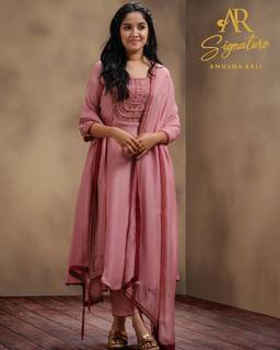 Anikha Surendran feet photo 16