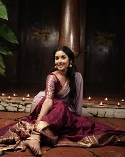 Anikha Surendran feet photo 2