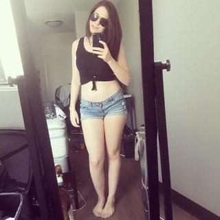 Anisa Jomha feet photo 1