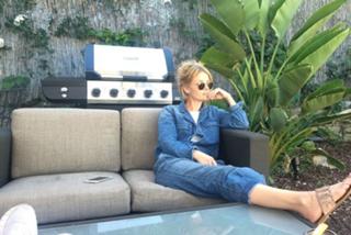 Anita Briem feet photo 1