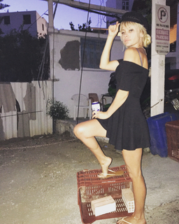 Anita Briem feet photo 16