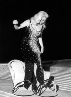 Anita Ekberg feet photo thumbnail