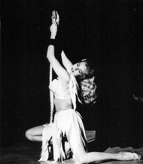 Anita Ekberg feet photo thumbnail