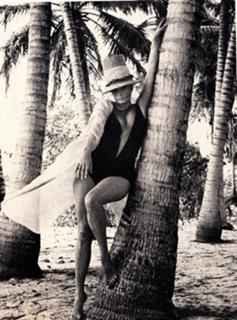 Anita Ekberg feet photo thumbnail