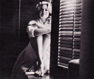 Anita Ekberg feet photo thumbnail