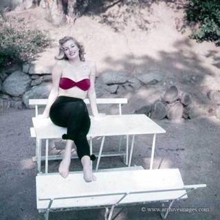 Anita Ekberg feet photo thumbnail