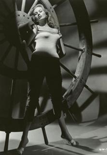 Anita Ekberg feet photo thumbnail
