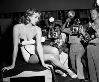 Anita Ekberg feet photo thumbnail