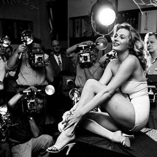 Anita Ekberg feet photo thumbnail