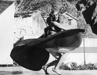 Anita Ekberg feet photo thumbnail
