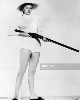 Anita Ekberg feet photo thumbnail