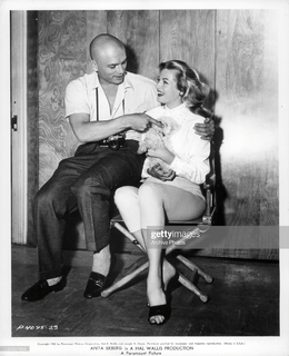 Anita Ekberg feet photo thumbnail