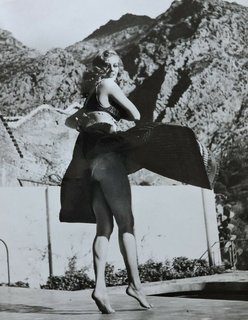 Anita Ekberg feet photo thumbnail