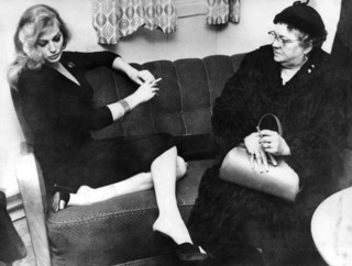 Anita Ekberg feet photo thumbnail