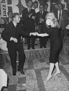 Anita Ekberg feet photo thumbnail