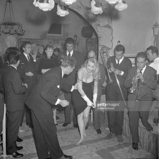 Anita Ekberg feet photo thumbnail