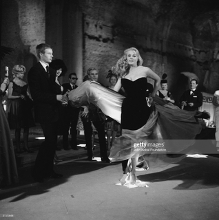 Anita Ekberg feet photo thumbnail