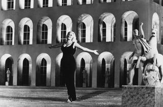 Anita Ekberg feet photo thumbnail