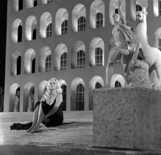Anita Ekberg feet photo thumbnail