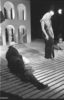 Anita Ekberg feet photo thumbnail