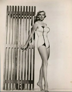 Anita Ekberg feet photo thumbnail